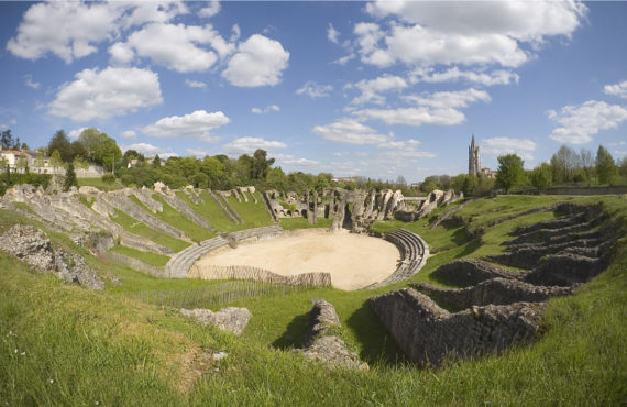 Sites et monuments historiques à Saintes et en Saintonge