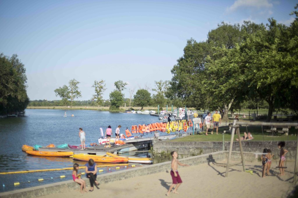 Plage aménagée Port d'Envaux 