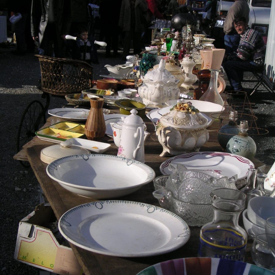 Brocantes à Saintes en Charente Maritime