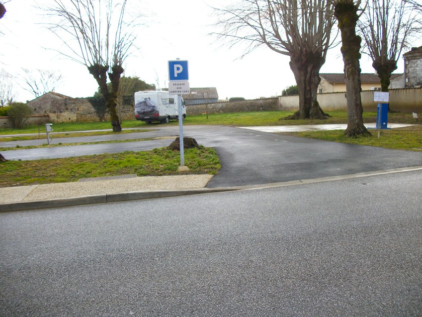 Aire de services Camping-cars de Burie — photo 8